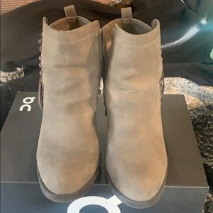 Boots size 9.5